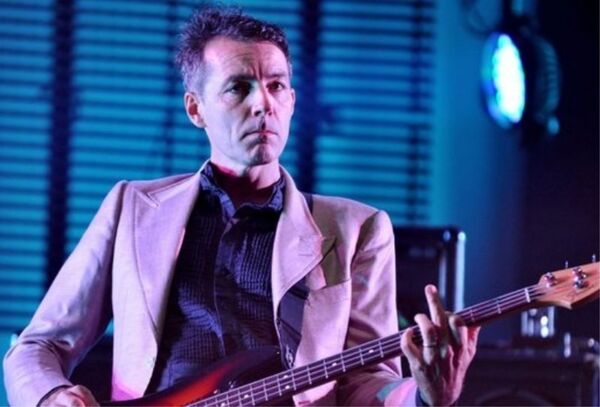 Murió el bajista de la banda Pulp, Steve Mackey - Megacadena — Últimas Noticias de Paraguay