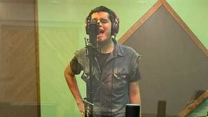 Escritor, cantante y ahora prepara su primer cortometraje