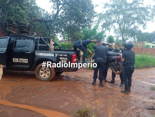 Policía incauta en la fracción San Ramón motocicleta robada en barrio Obrero - Radio Imperio