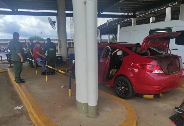 Detienen a paraguayos con cocaína en la cabecera argentina del puente San Roque - Policiales - ABC Color