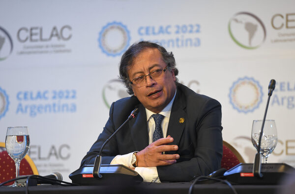 El presidente Petro pide al sistema financiero bajar tasas de intermediación - MarketData