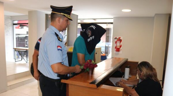 Coimas aduaneras y policiales: Fiscalía busca a más implicados en la rosca