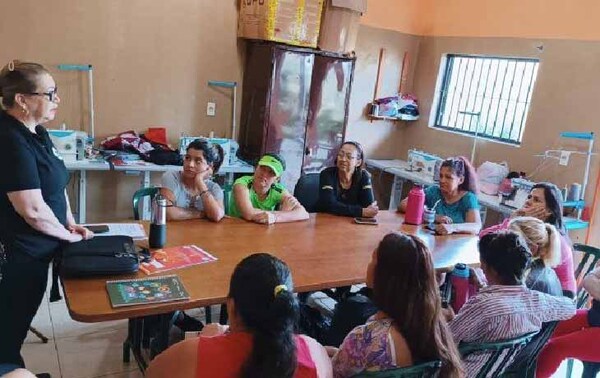 Mujeres recluidas en Coronel Oviedo se convertirán en diseñadoras de moda – Prensa 5