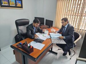 Imputan a funcionarios de Aduanas por presunta extorsión - PDS RADIO Y TV