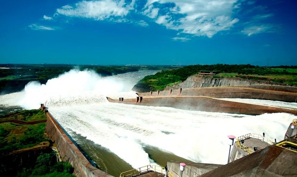 Represa de Itaipú tiene el récord Guinness de ser la obra más cara sobre la Tierra