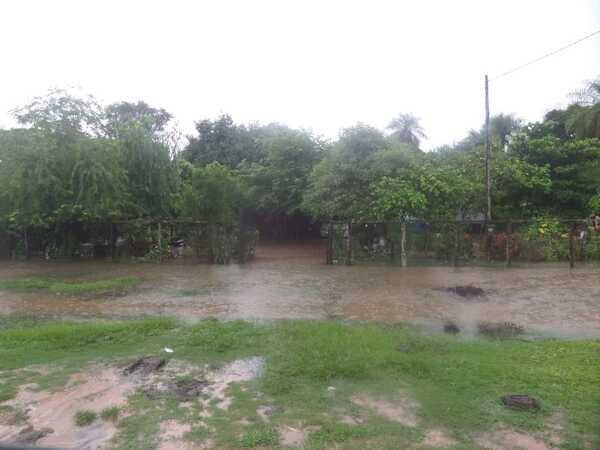 PASO BARRETO INUNDADA TRAS LAS LLUVIAS CON CASI 200mm DE AGUA CAIDA. - La Voz del Norte