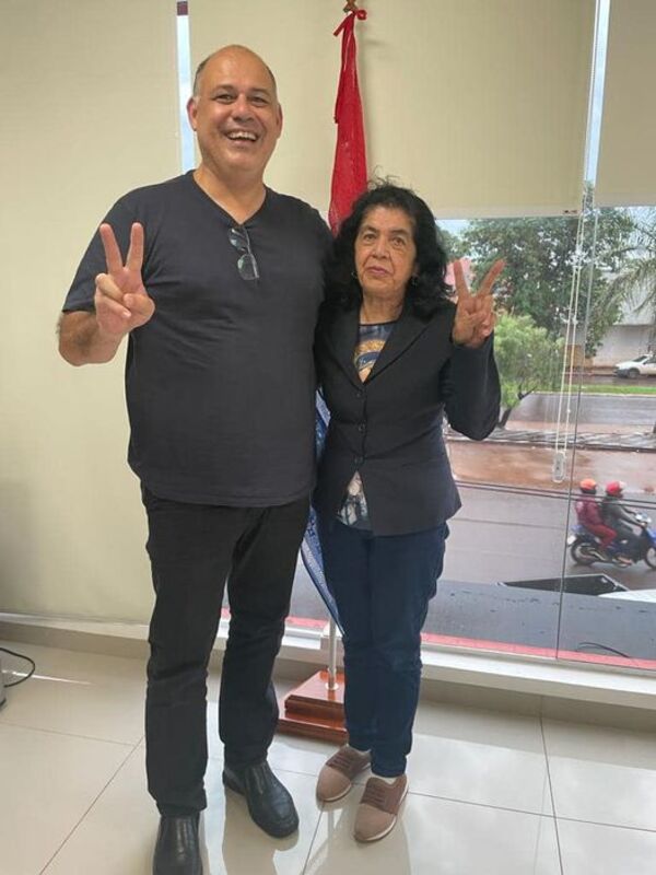 Senador Abel González recibió el apoyo de Angélica Valdez en Pedro Juan