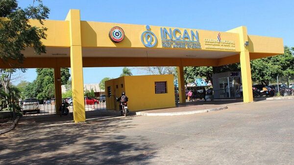 Crisis en Incán: Pacientes con cáncer deambulando y trabajadores en paro