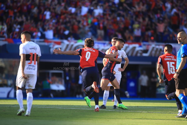 Versus / Marcelo Moreno y el recuerdo de un clásico esperando convertir ante Olimpia