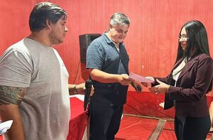 Tiki apoya a jóvenes con becas universitarias - Noticde.com