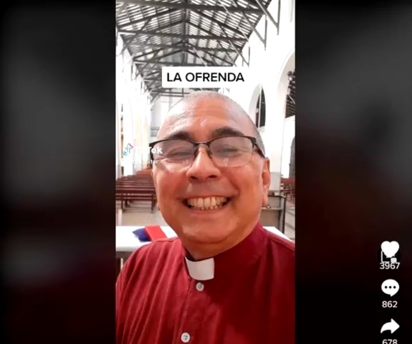 Sacerdote criticó a fieles que dan poco dinero y ostentan «vehículos último modelo»