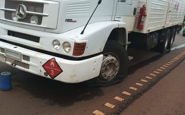 Piratas del asfalto asaltan distribuidor de artículos de ferretería