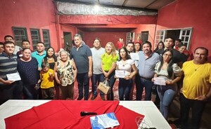 Tiki González sigue apoyando a jóvenes con becas universitarias