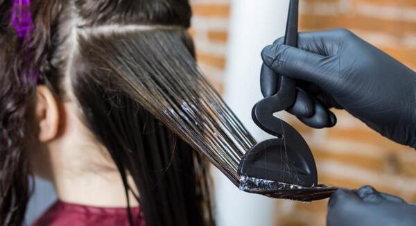 Peluqueros de la Chacarita organizan "maratón de belleza" para reparación de escuela