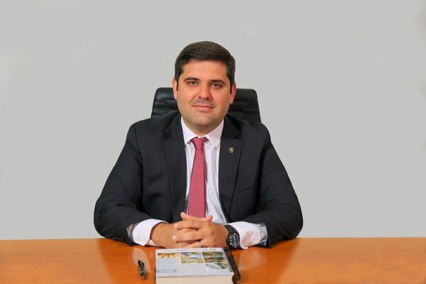 José Martin, presidente de la Senacsa asistirá a reunión una "urgente" en Buenos Aires sobre la gripe aviar - Revista PLUS