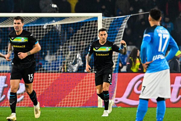 Versus / Lazio sorprende al líder Napoli con un golazo de Matías Vecino