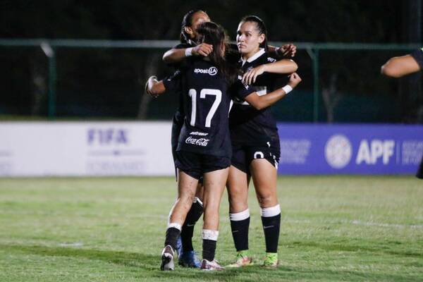 Fútbol Femenino: ¡Las campeonas debutaron goleando a Ameliano por 7-1!