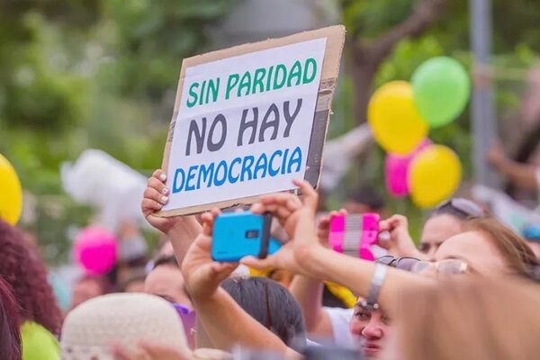 Ley la paridad en los gobiernos y grandes empresas de España - Mundo - ABC Color