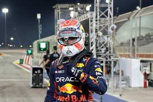Versus / Max Verstappen toma la primera "pole" del año en Bahrein