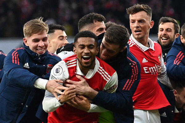 Versus / Arsenal hace un épica en el Emirates y se distancia del Manchester City en la Premier