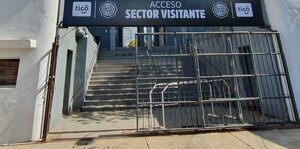 Versus / Especial para el clásico: El cartel de bienvenida que le dio Olimpia a Cerro