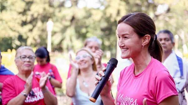 Soledad Núñez presenta en Argentina su proyecto para mujeres y repatriados