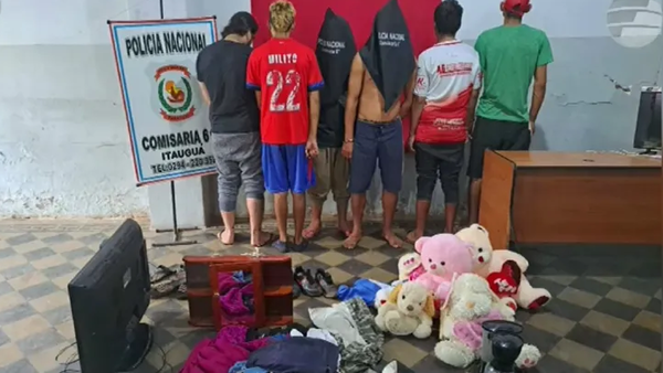 Atrapan a delincuentes que robaron hasta peluches de viviendas - Noticiero Paraguay