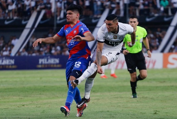 Emocionante superclásico acaba con empate