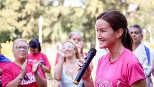 Soledad Núñez presenta en Argentina su proyecto para mujeres y repatriados
