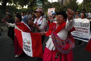 Aumentan heridos por protestas en Perú tras incendio de comisaria en el sur - Mundo - ABC Color