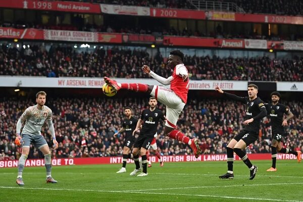 Arsenal remonta en la Premier, Atlético golea en España, Milan cae en Italia y Bayern lidera en Alemania - Fútbol Internacional - ABC Color