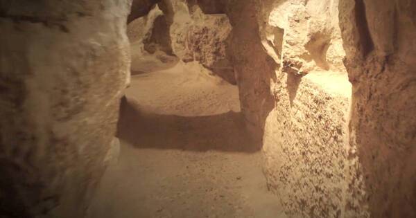 La Nación / Egipto: descubren un túnel escondido en la pirámide de Keops