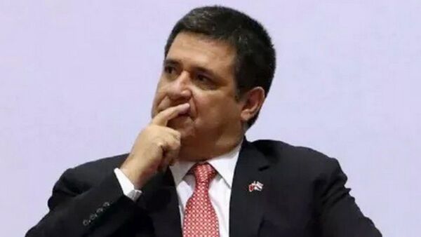Reloj corre y negocios con Cartes se deben liquidar en próximos días