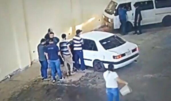 Por pedido fiscal desestiman caso de dos filmados con presunta coima - Noticiero Paraguay