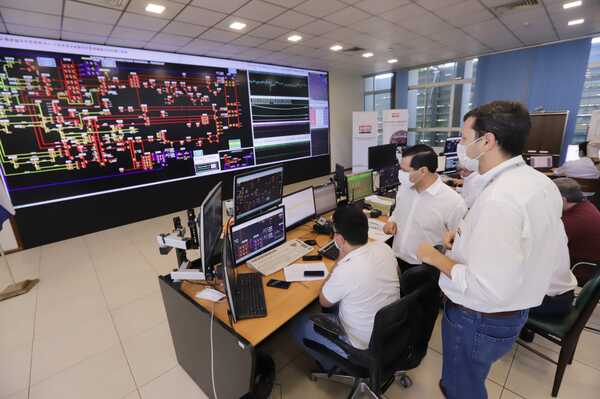 Casi 1.000 jóvenes realizarán exámenes de conocimiento para ocupar 225 puestos de trabajo en la ANDE - .::Agencia IP::.