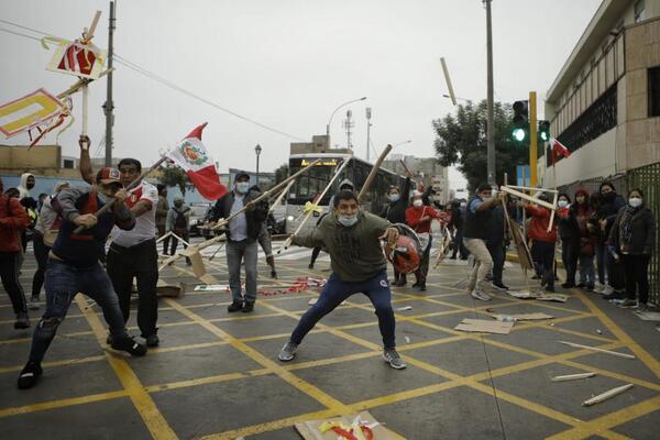 Perú: Nuevos enfrentamientos entre manifestantes y fuerzas de seguridad dejan 18 heridos - ADN Digital