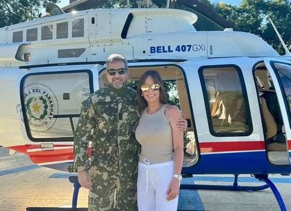 Mario Abdo se lanzó en paracaídas por los 100 años de la Fuerza Aérea - Megacadena — Últimas Noticias de Paraguay