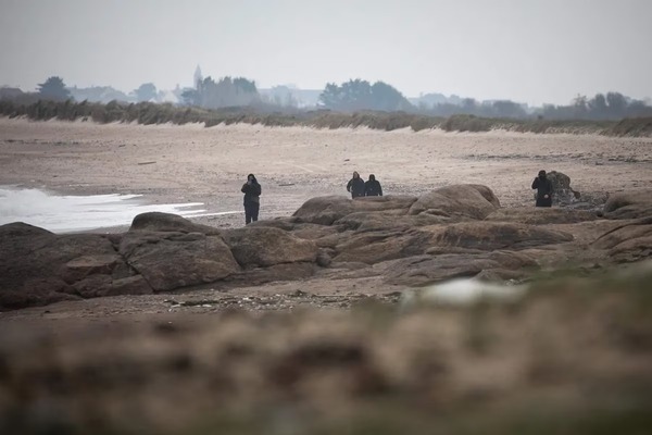 Francia lanza advertencia contra el “narcoturismo” tras el hallazgo de 2 toneladas de cocaína en playas | 1000 Noticias
