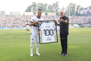 Versus / Fernando Cardozo alcanzó su partido 100 con Olimpia en el superclásico