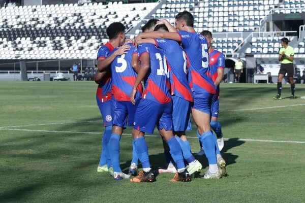 Cerro Porteño se quedó con el clásico y la cima en la Reserva - Fútbol - ABC Color