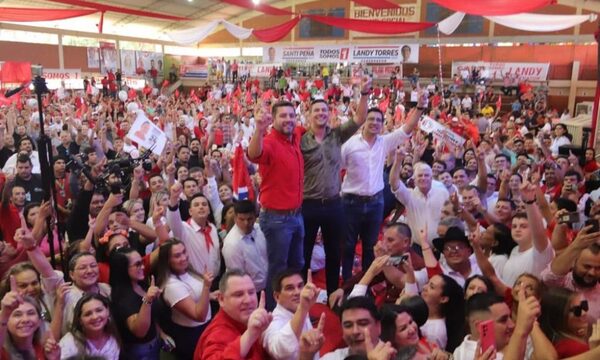 Multitudinaria asistencia de dirigentes marca una gran unidad colorada en torno a Landy Torres y Santi Peña