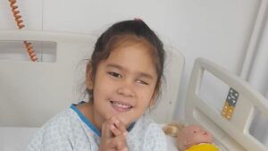 Madre de Thaís pide ayuda para tratamiento de su hija