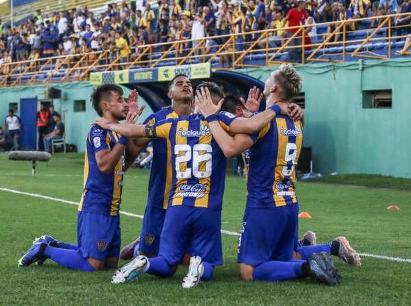 Sportivo Luqueño festejó en su casa - APF