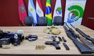 Cuatro detenidos tras violento asalto armado a local comercial