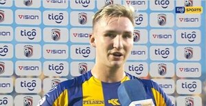 Versus / La emoción de Charpentier por su primer gol y el triunfo de Luqueño