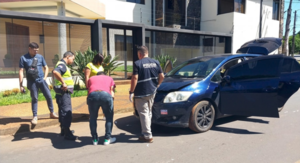 ¿Triángulo amoroso?: Balean automóvil y conductor resultó herido