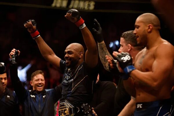UFC 285: Jones vuelve a coronarse campeón - Polideportivo - ABC Color