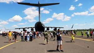 EEUU hizo una demostración de fuerza con   avión militar