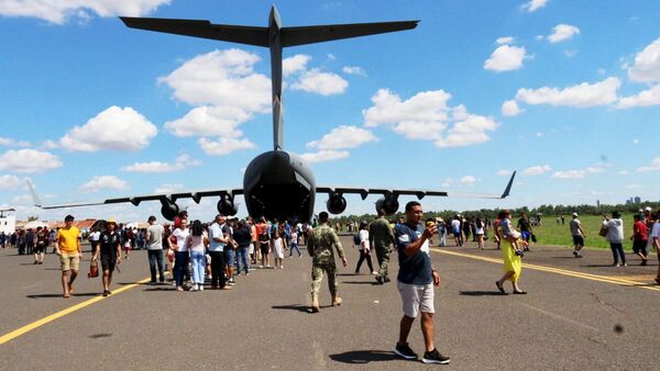 EEUU hizo una demostración de fuerza con avión militar
