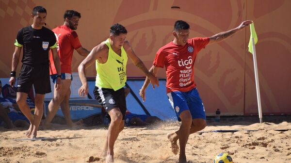La Albirroja de playa  golea en duelo de preparación